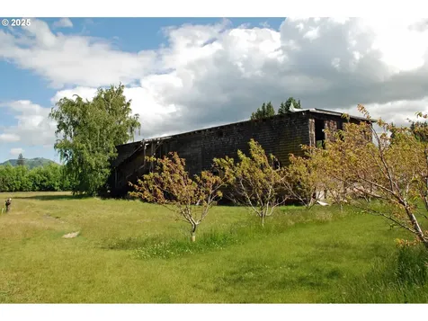 850 Hobbs Road Hood River OR 97031