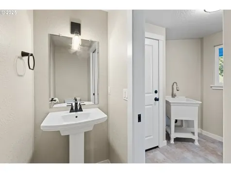 6497 Garden Valley Road Roseburg OR 97471