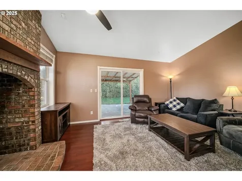 304 NW 5th Street Sublimity OR 97385
