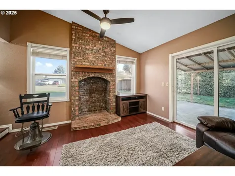 304 NW 5th Street Sublimity OR 97385