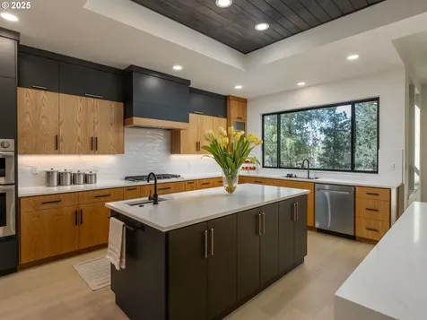 19245 SW Heightsview Drive Beaverton OR 97007