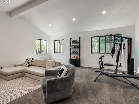 19245 SW Heightsview Drive Beaverton OR 97007
