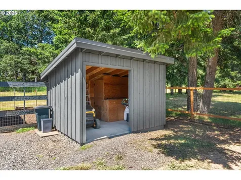 12 Corner Road Underwood WA 98651