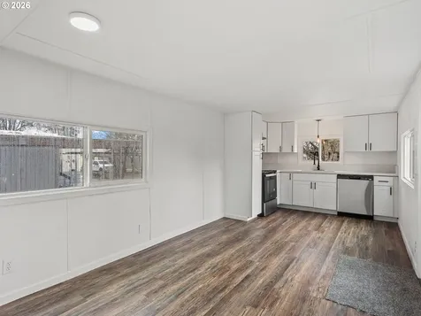 500 N Gilwood Street Carlton OR 97111