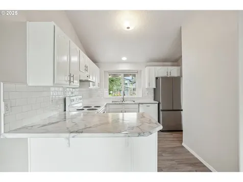 9328 N Richmond Avenue Portland OR 97203