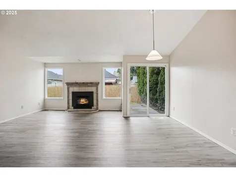 9328 N Richmond Avenue Portland OR 97203