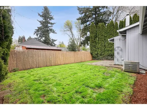 9328 N Richmond Avenue Portland OR 97203