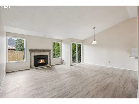 9328 N Richmond Avenue Portland OR 97203