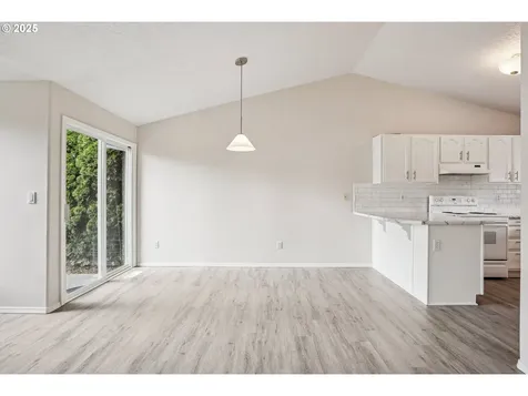 9328 N Richmond Avenue Portland OR 97203