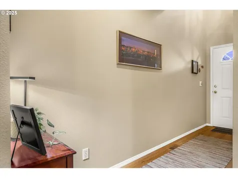5951 S Hood Avenue Portland OR 97239