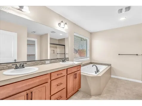 33955 SE Vine Street Scappoose OR 97056