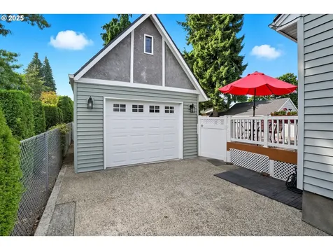 2200 N Dekum Street Portland OR 97217