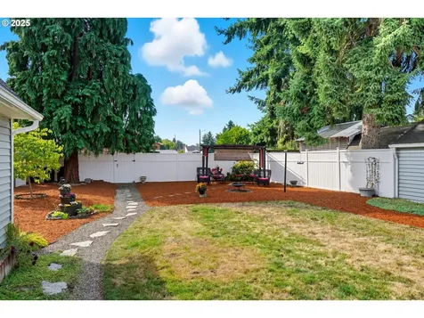 2200 N Dekum Street Portland OR 97217