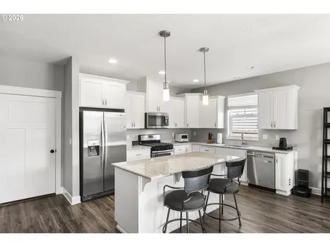 1293 S 9th Street Independence OR 97351