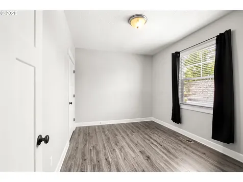 1293 S 9th Street Independence OR 97351