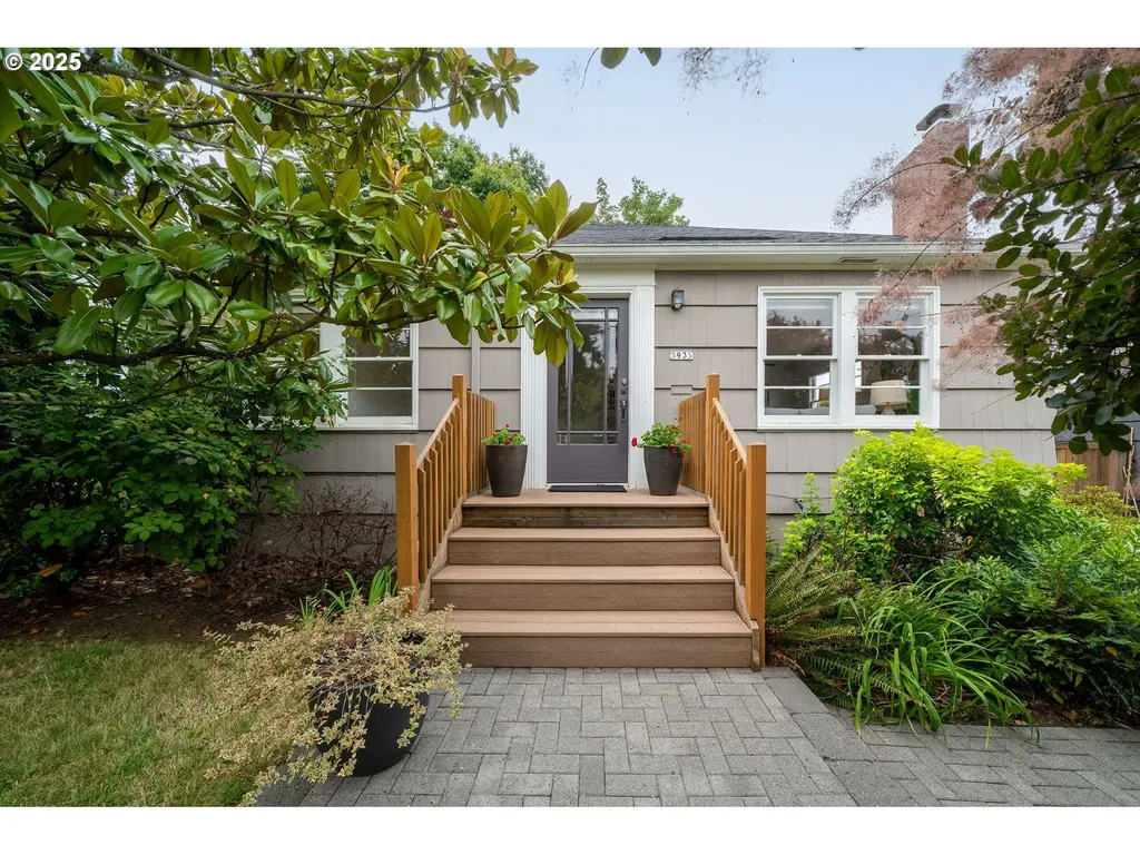 5935 NE 18th Avenue Portland OR 97211