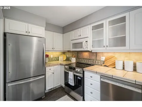5935 NE 18th Avenue Portland OR 97211