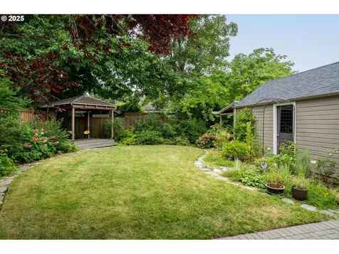 5935 NE 18th Avenue Portland OR 97211