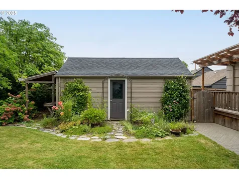 5935 NE 18th Avenue Portland OR 97211