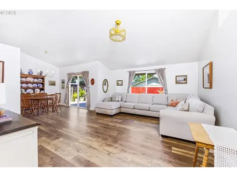 633 Cedar Street Independence OR 97351