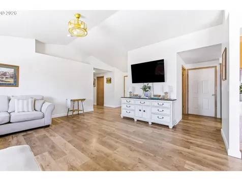 633 Cedar Street Independence OR 97351