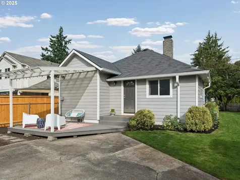 6834 SE Ogden Street Portland OR 97206