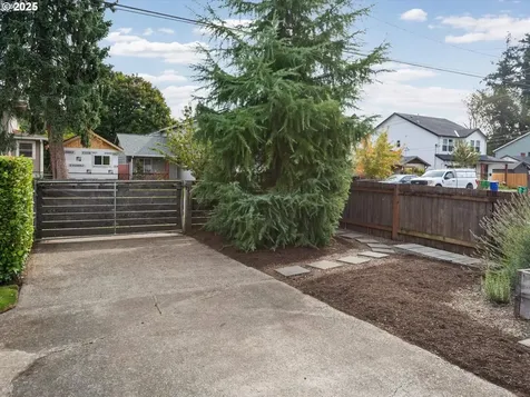 6834 SE Ogden Street Portland OR 97206