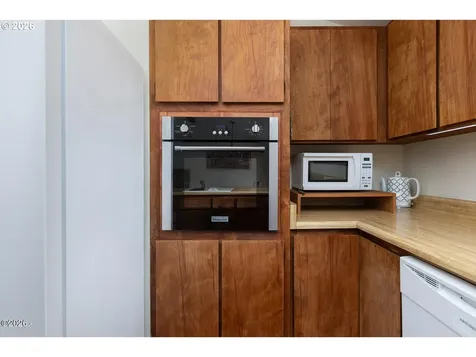 162 SW 82nd Street South Beach OR 97366
