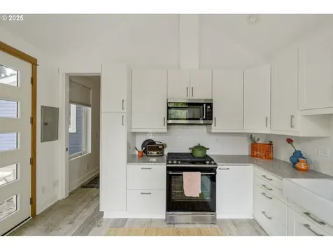 7228 N Villard Avenue Portland OR 97217