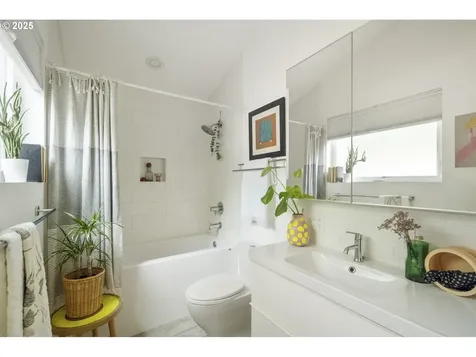 7228 N Villard Avenue Portland OR 97217