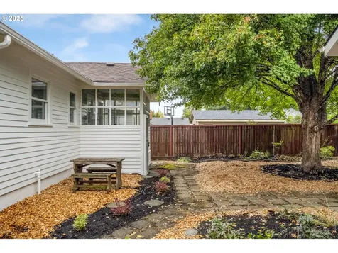 7228 N Villard Avenue Portland OR 97217