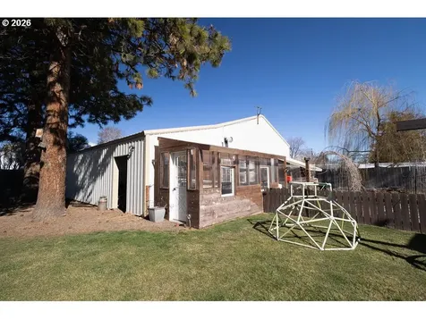 2703 N Spruce Street La Grande OR 97850