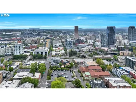 1811 NW Couch Street Portland OR 97209