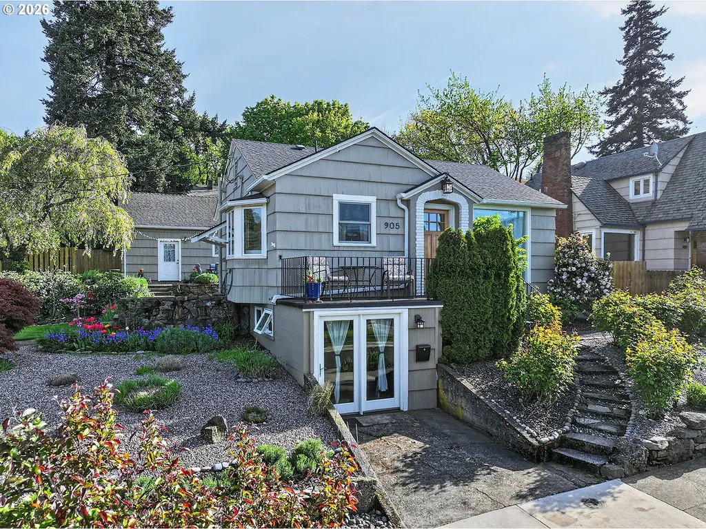 905 Columbia Street Hood River OR 97031