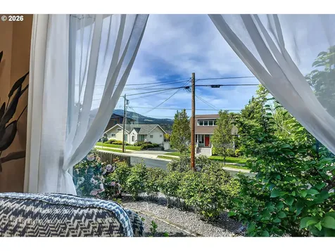 905 Columbia Street Hood River OR 97031