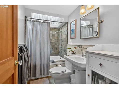 905 Columbia Street Hood River OR 97031