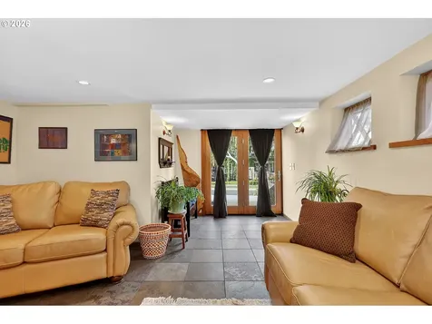 905 Columbia Street Hood River OR 97031