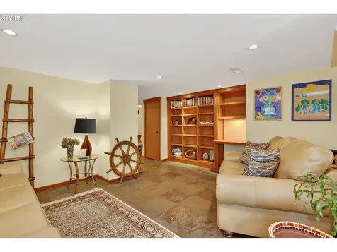 905 Columbia Street Hood River OR 97031
