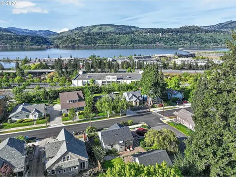 905 Columbia Street Hood River OR 97031