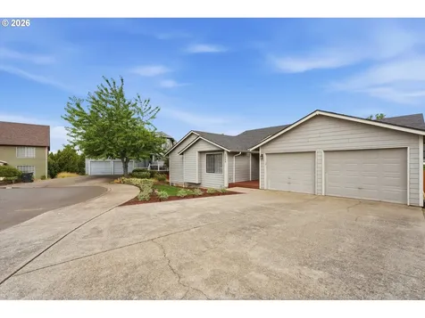 2069 Flag Stone Court N Keizer OR 97303