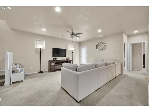 1225 Riverfront Way Cottage Grove OR 97424