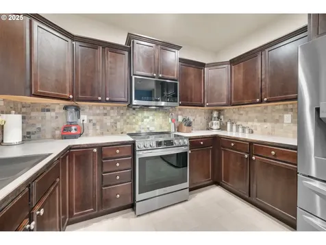 1225 Riverfront Way Cottage Grove OR 97424