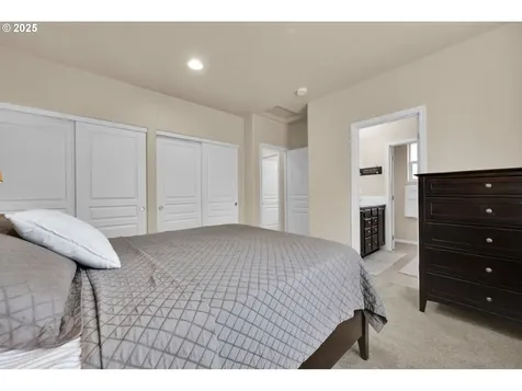 1225 Riverfront Way Cottage Grove OR 97424