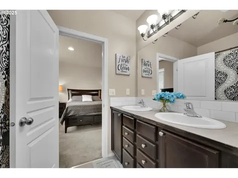 1225 Riverfront Way Cottage Grove OR 97424