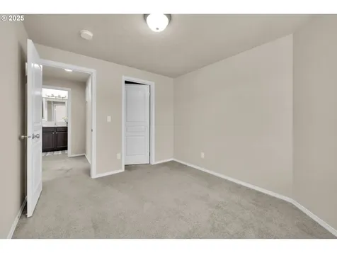 1225 Riverfront Way Cottage Grove OR 97424