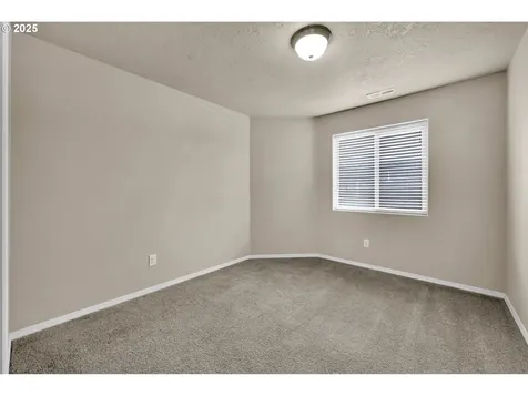 1225 Riverfront Way Cottage Grove OR 97424