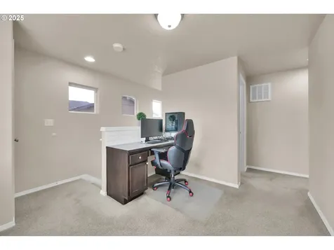 1225 Riverfront Way Cottage Grove OR 97424