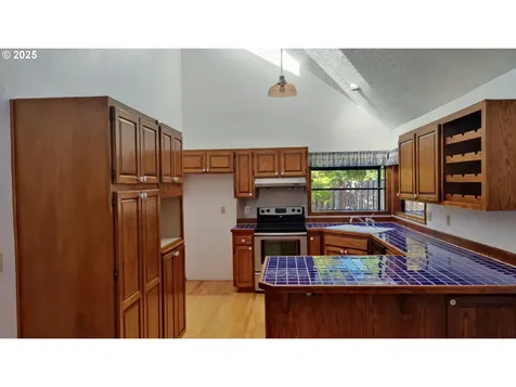 6818 SE 114th Avenue Portland OR 97266