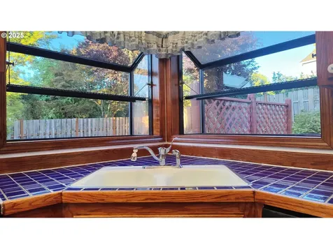 6818 SE 114th Avenue Portland OR 97266
