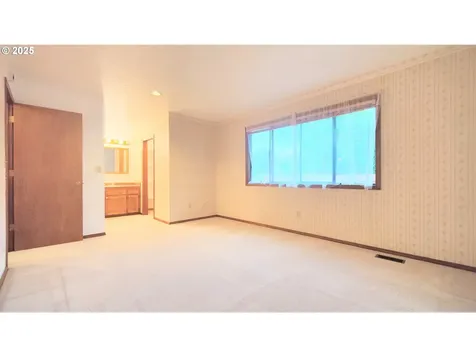 6818 SE 114th Avenue Portland OR 97266